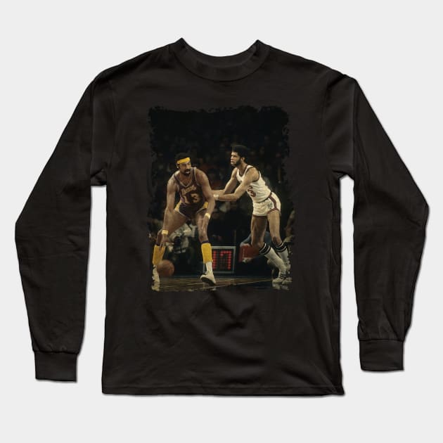 Kareem Abdul Jabbar vs Wilt Chamberlain, 1970 Long Sleeve T-Shirt by Omeshshopart